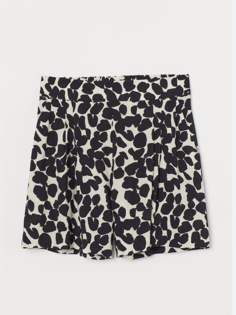 H&M - Animal Print Shorts - Women - 14